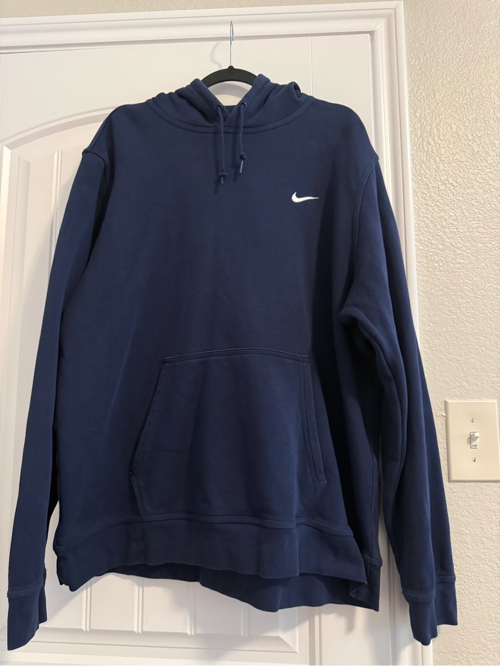 Nike Men's Navy Blue Hoodie with White Swoosh